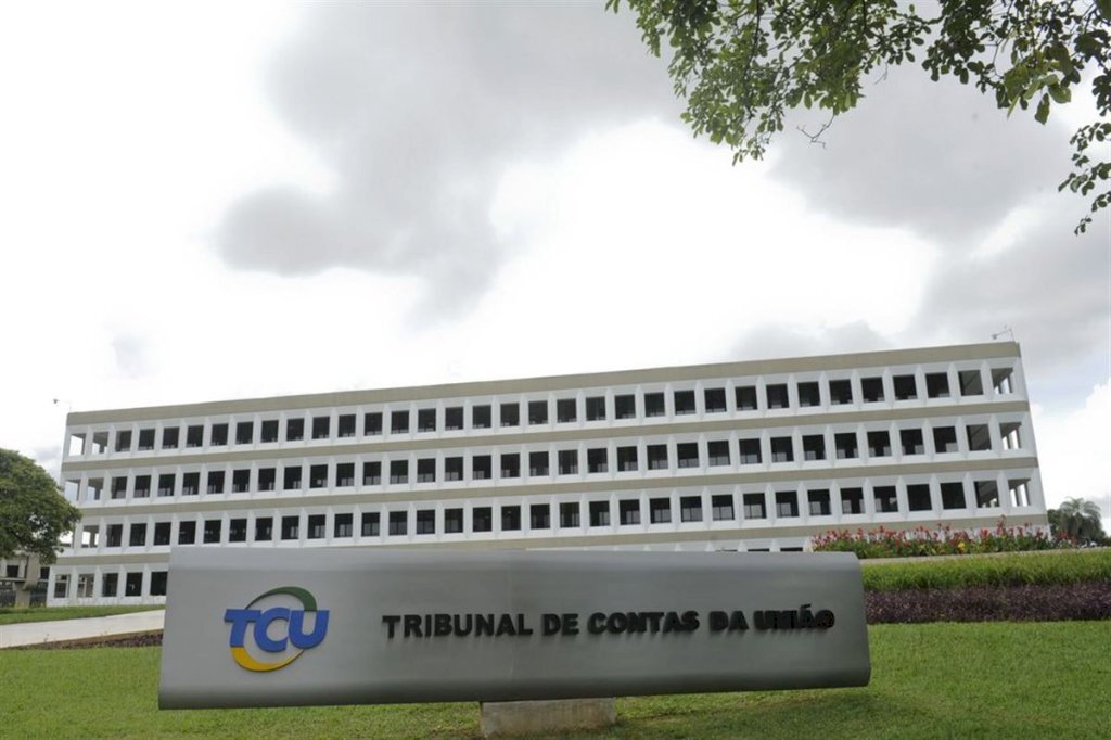 TCU abre processo para apurar compra de viagra por Forças Armadas