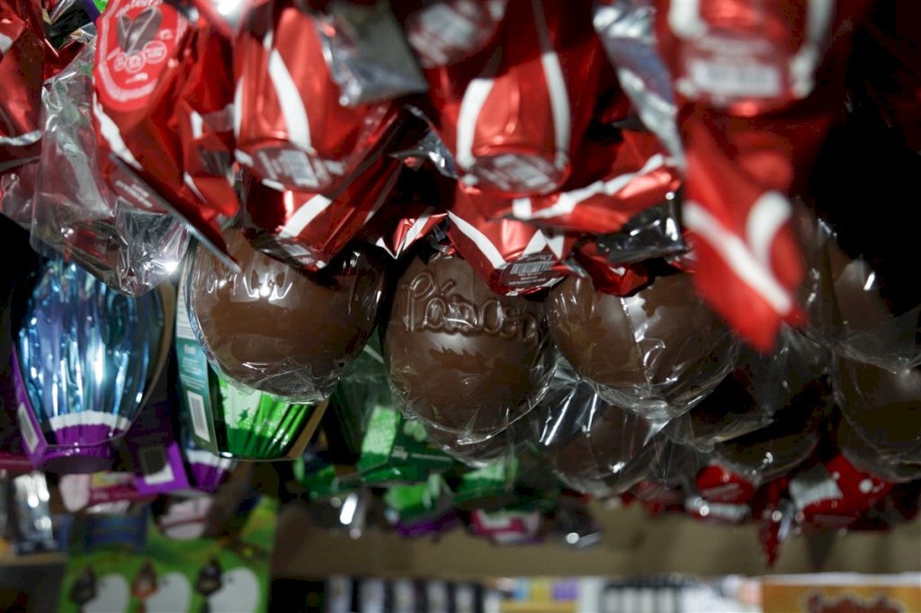 Associação Rosas de Março busca doações de doces e chocolates para 78 crianças