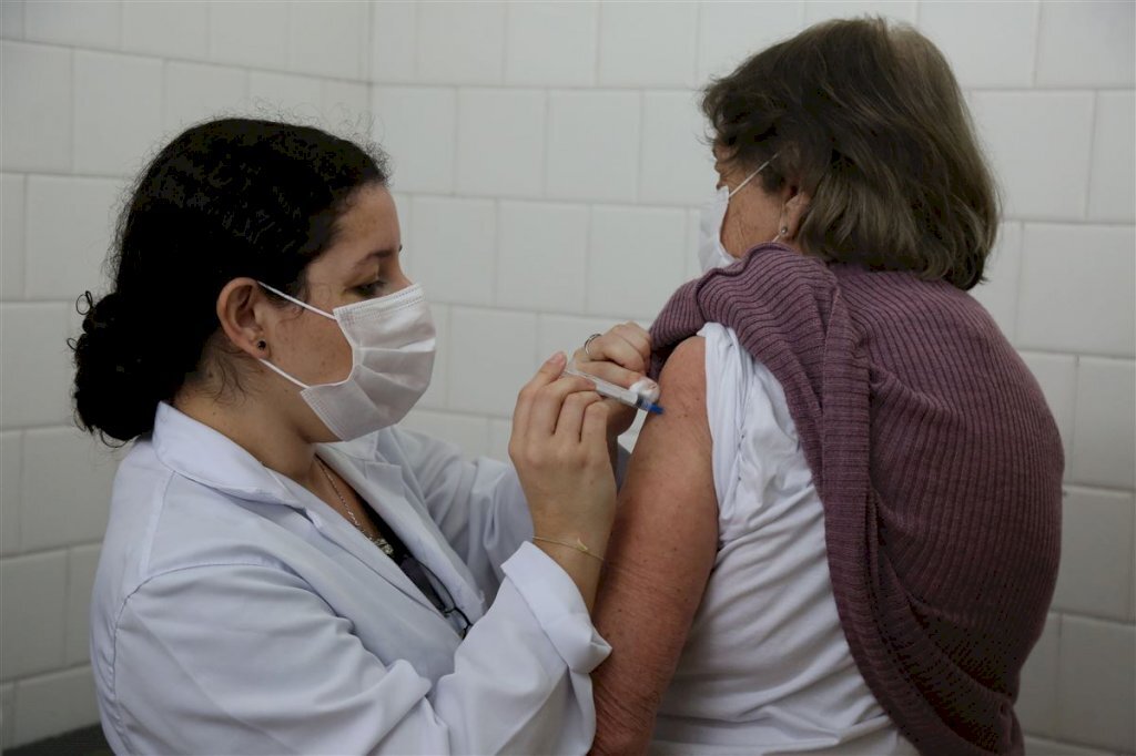 Mais de 13 mil pessoas são vacinadas contra a gripe em Santa Maria