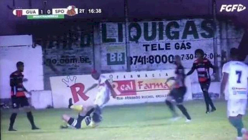 Árbitro de Santa Maria é agredido em jogo do Acesso e fica desacordado