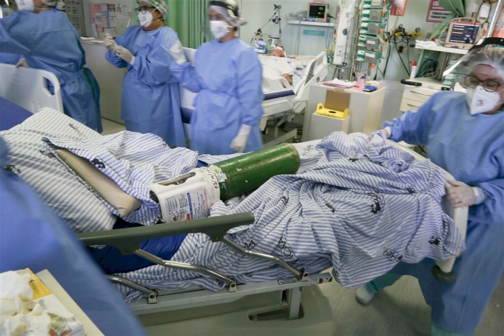 Óbitos por Covid-19 em pessoas de 50 a 59 anos aumentam 217% em Santa Maria