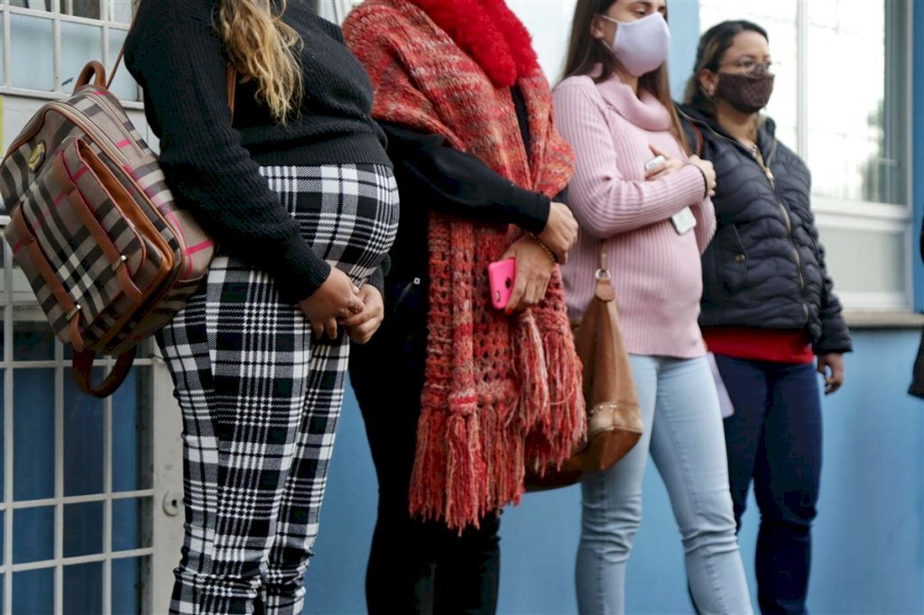 VÍDEO: gestantes e puérperas devem fazer cadastro para vacinação contra Covid-19