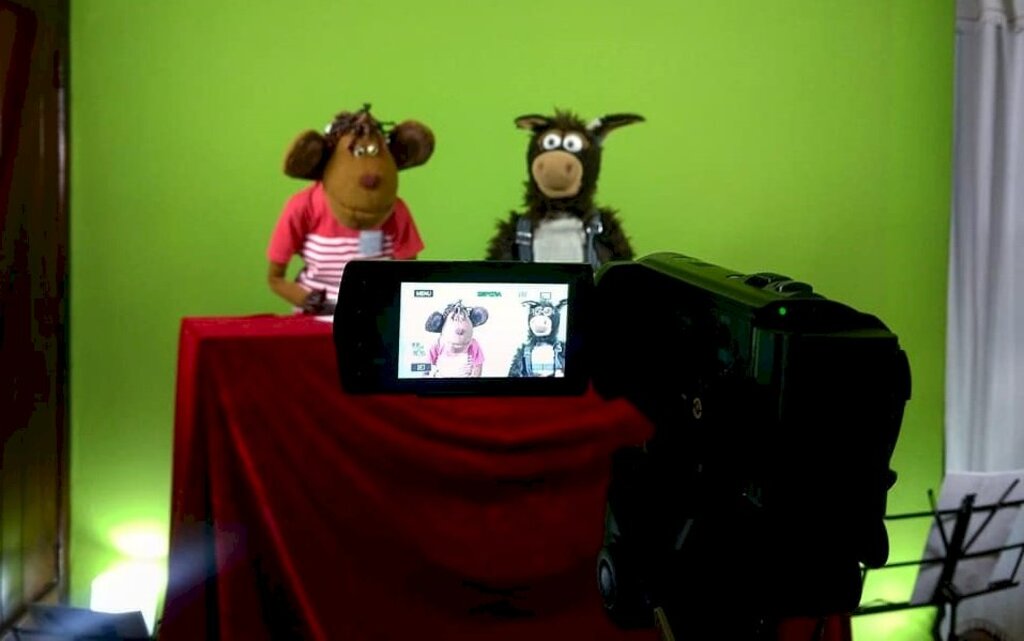 Grupo Pregando Peça lança série de oficinas virtuais para ensinar a fazer bonecos