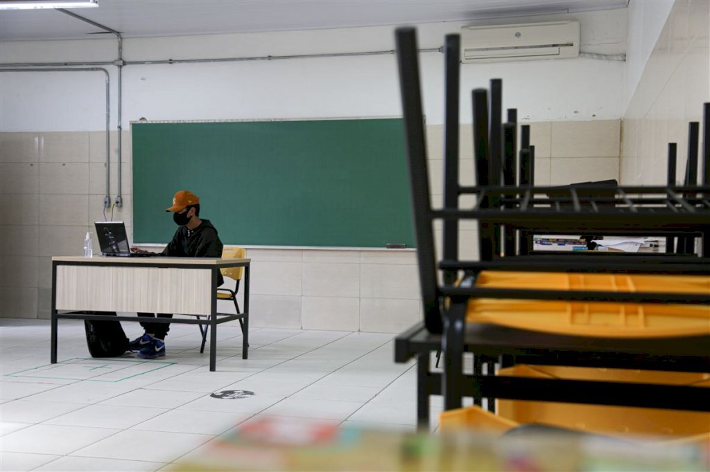 Volta às aulas para anos finais não tem alunos nas escolas municipais