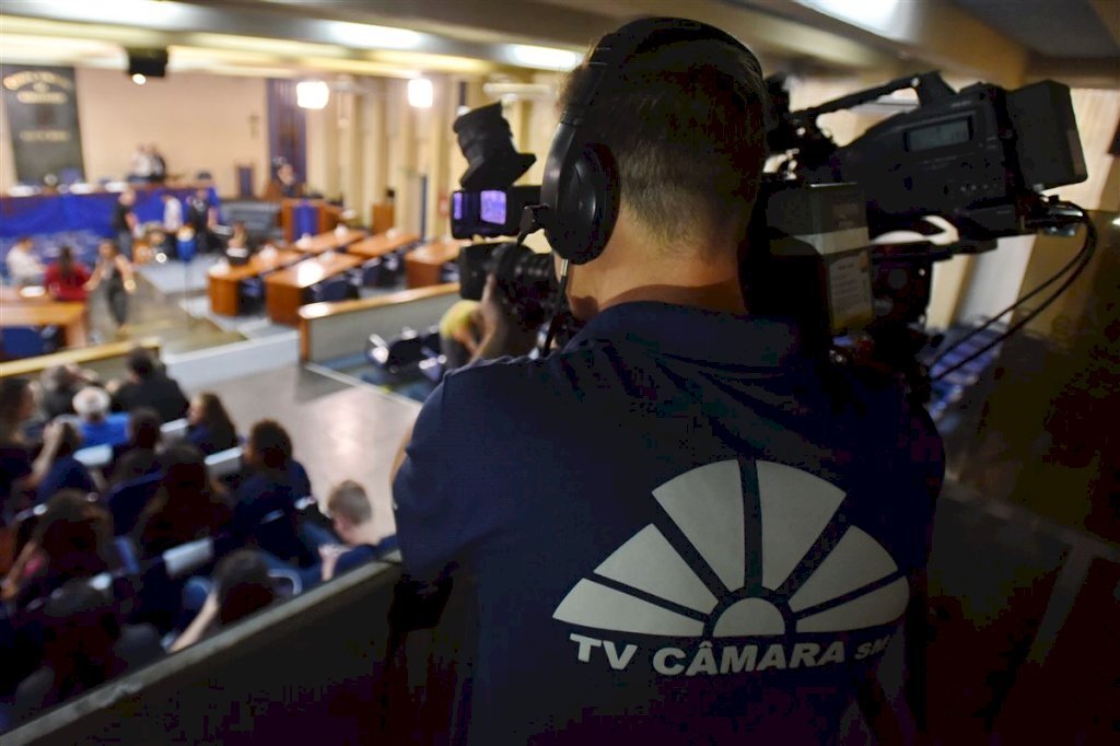 TV Câmara inclui produções da TV Campus e UFN TV em sua grade de programação