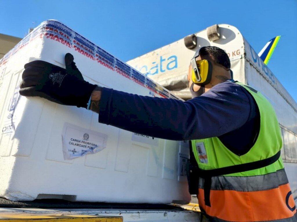 RS recebe vacinas da CoronaVac para zerar segundas doses em atraso