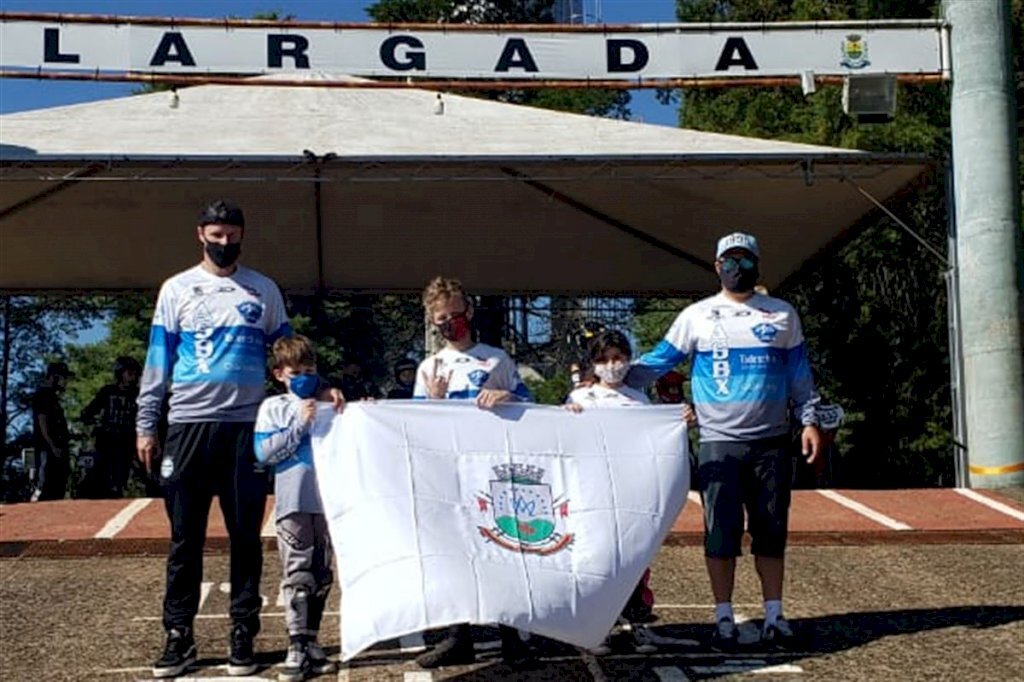 Pilotos santa-marienses conquistam bons resultados em prova estadual