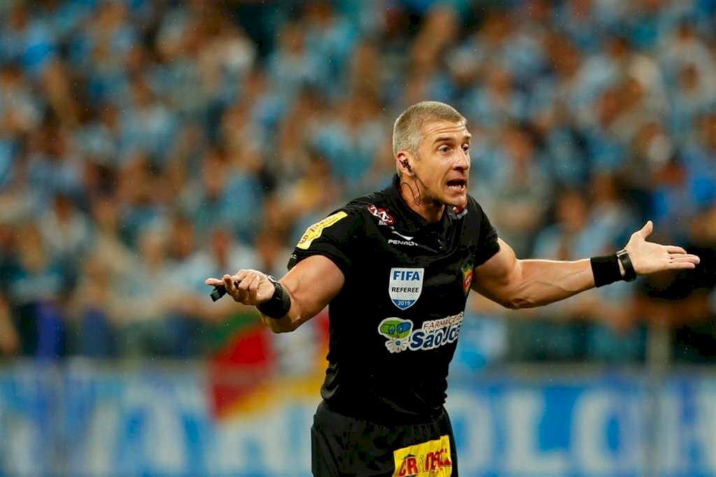 VÍDEO: Daronco será o árbitro do primeiro Gre-Nal das finais do Gauchão