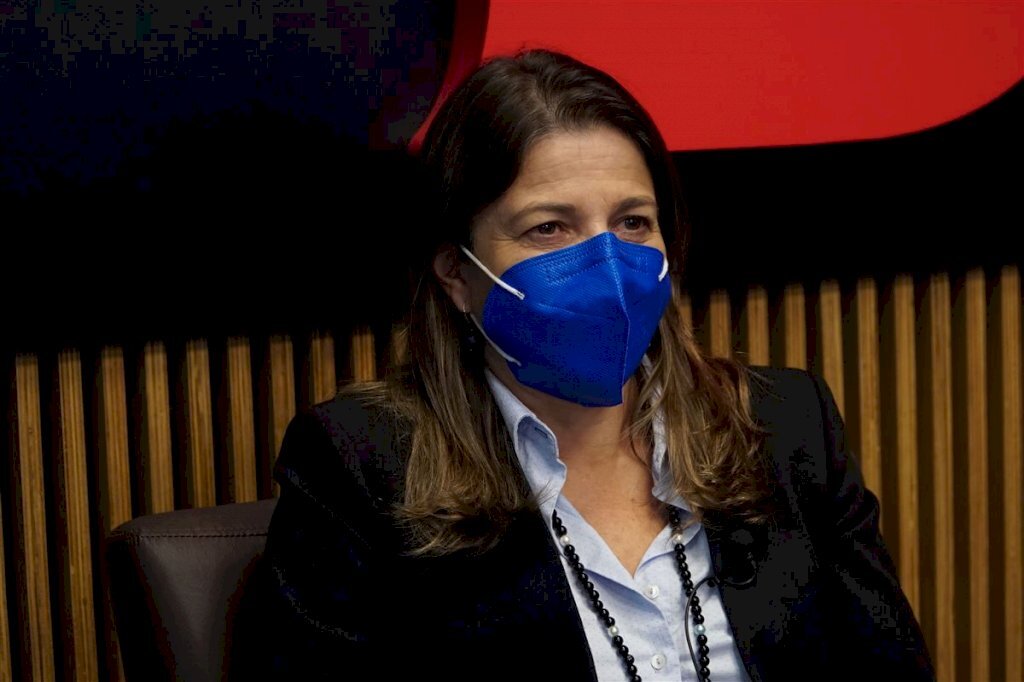 ‘A escola tem autonomia para definir o ensino presencial’, diz secretária de Educação