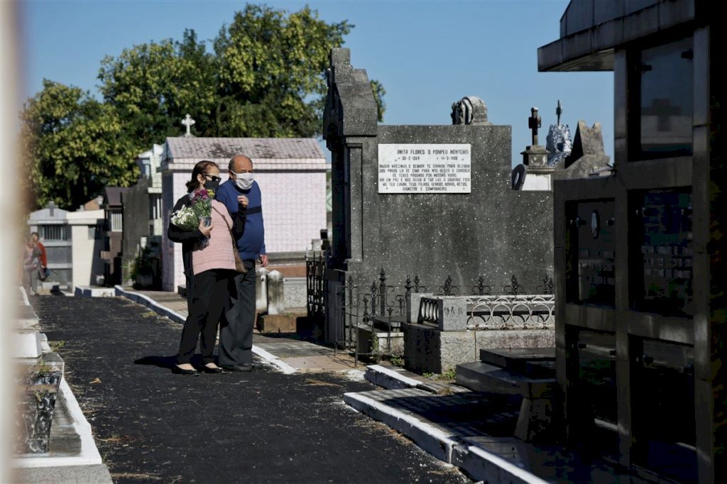 VÍDEO+FOTOS: Após seis meses, Cemitério Ecumênico Municipal abre para visitação