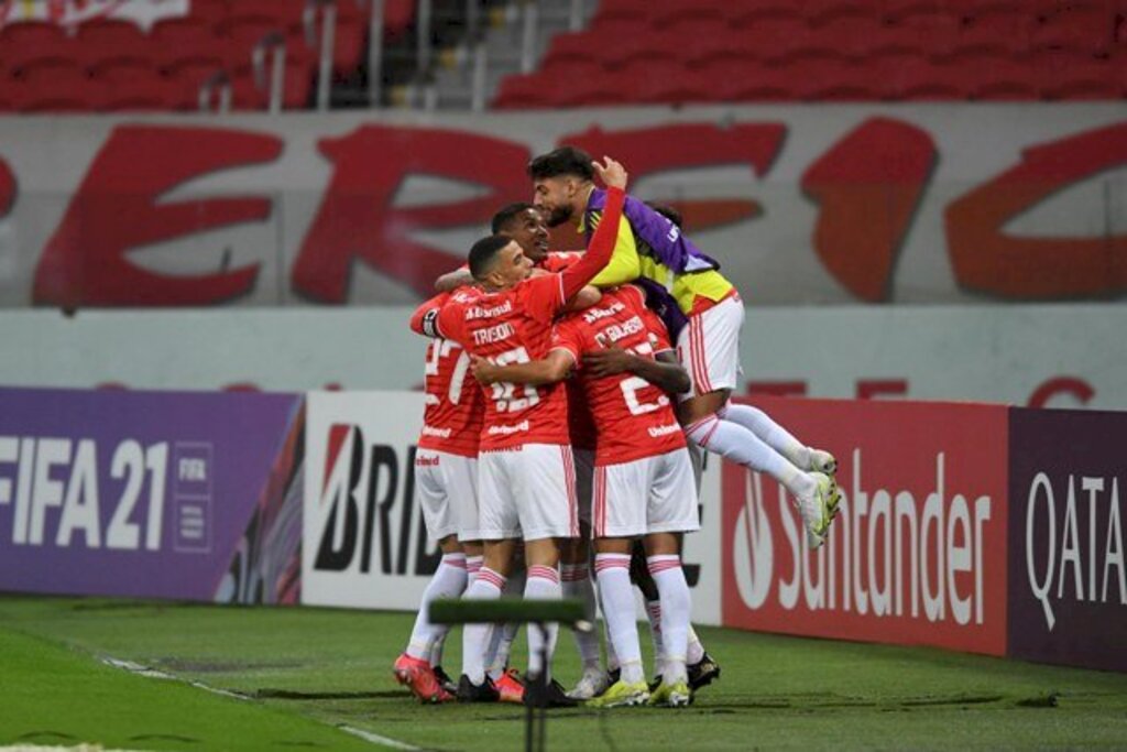 Inter goleia o Olimpia por 6 a 1 e lidera o Grupo B