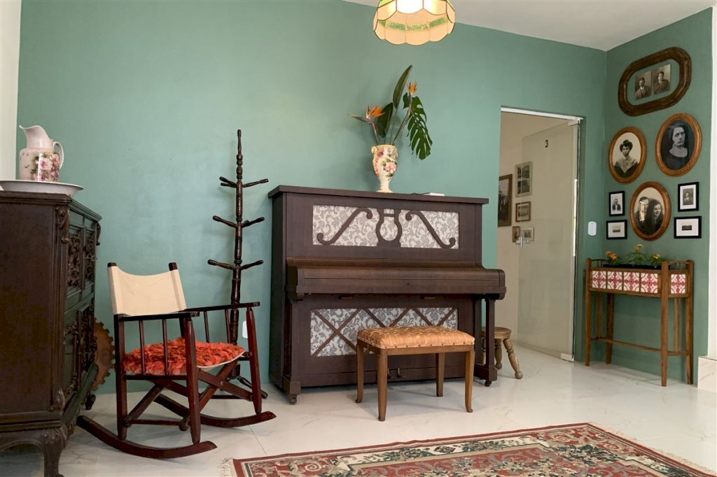 Médico cria museu com mais de 500 peças dos séculos 19 e 20