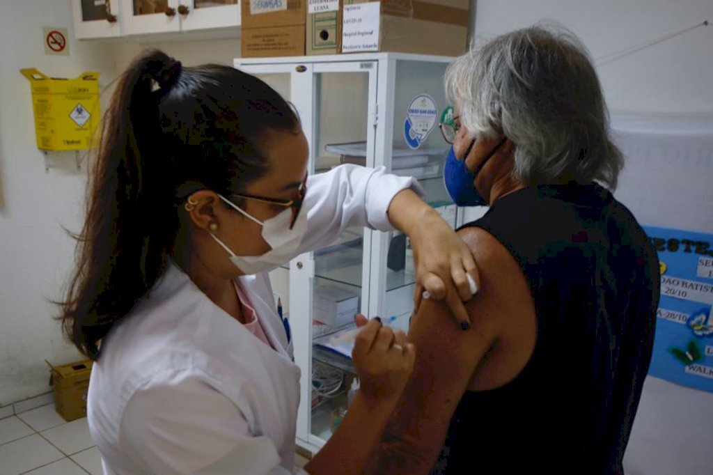 Aplicações de segunda dose em idosos dos distritos estão confirmadas