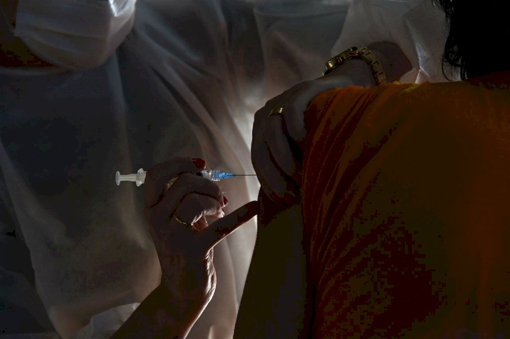 RS recebe doses para ampliar imunização de pessoas com comorbidades