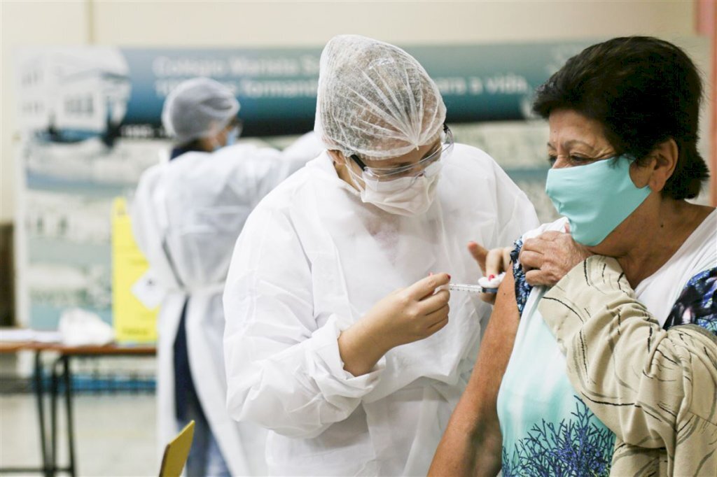 Vacinação para idosos com 60 anos ou mais será neste sábado em Santa Maria