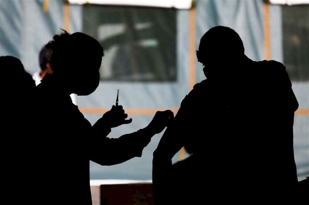 3.721 idosos de 62 anos ou mais são imunizados contra a Covid-19