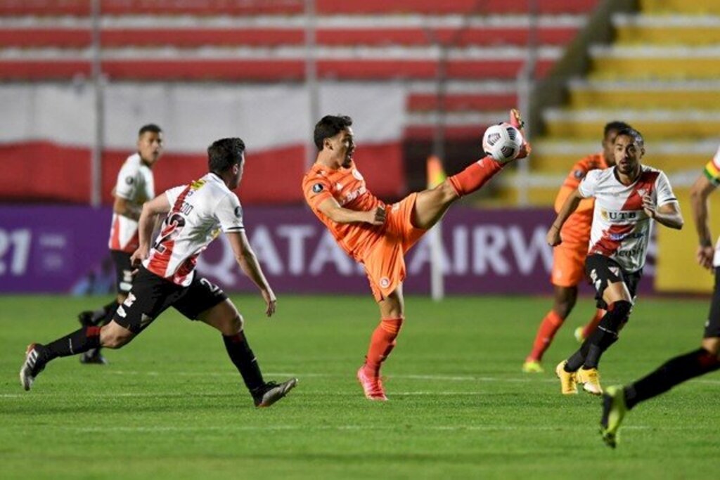 Inter estreia com derrota na Libertadores
