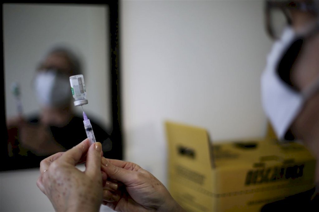 Pessoas com comorbidades serão as próximas a receber vacina no Estado