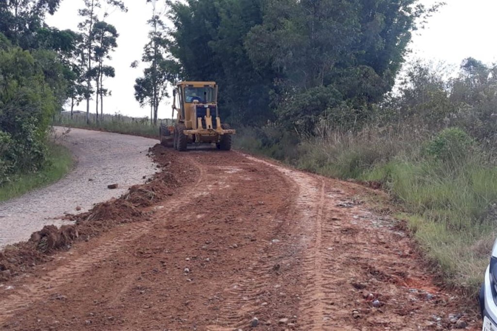 Em época de colheita, estradas do Interior recebem melhorias
