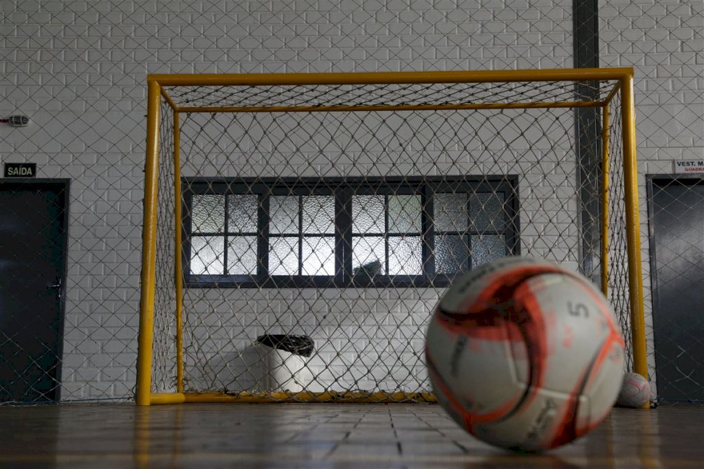 VÍDEO: sem atividades coletivas, quadras e ginásios lutam para não fechar