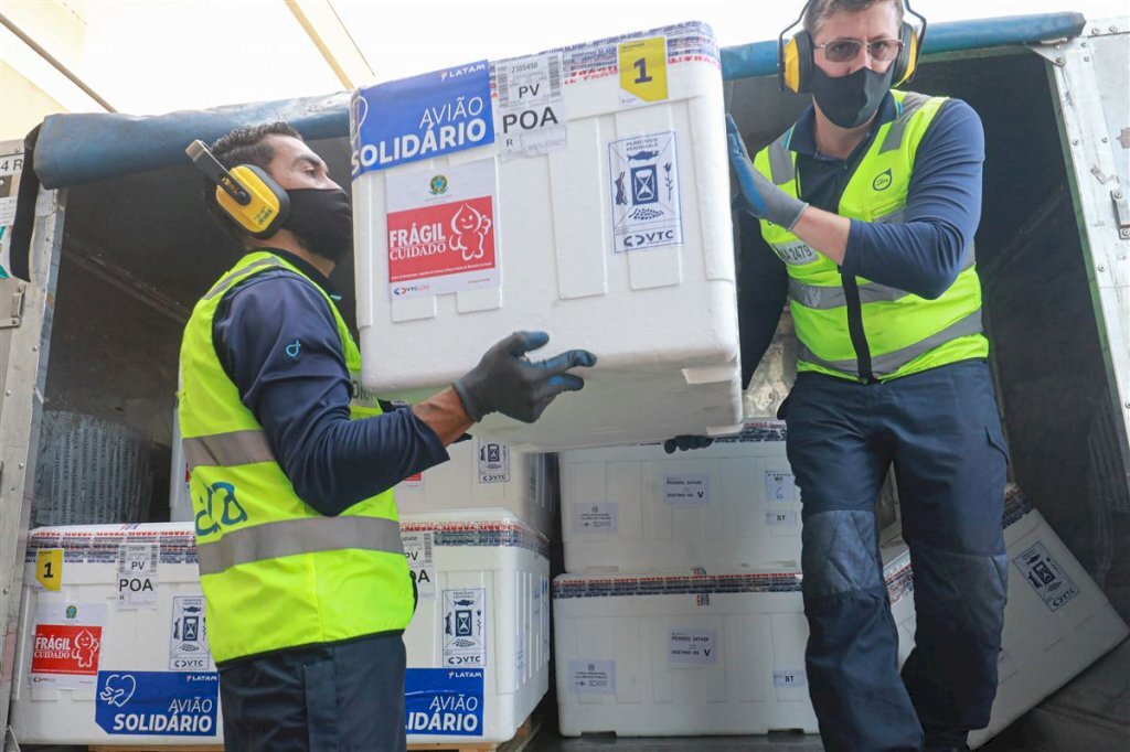 Das 301 mil doses do RS, Santa Maria vai ficar com 7.823