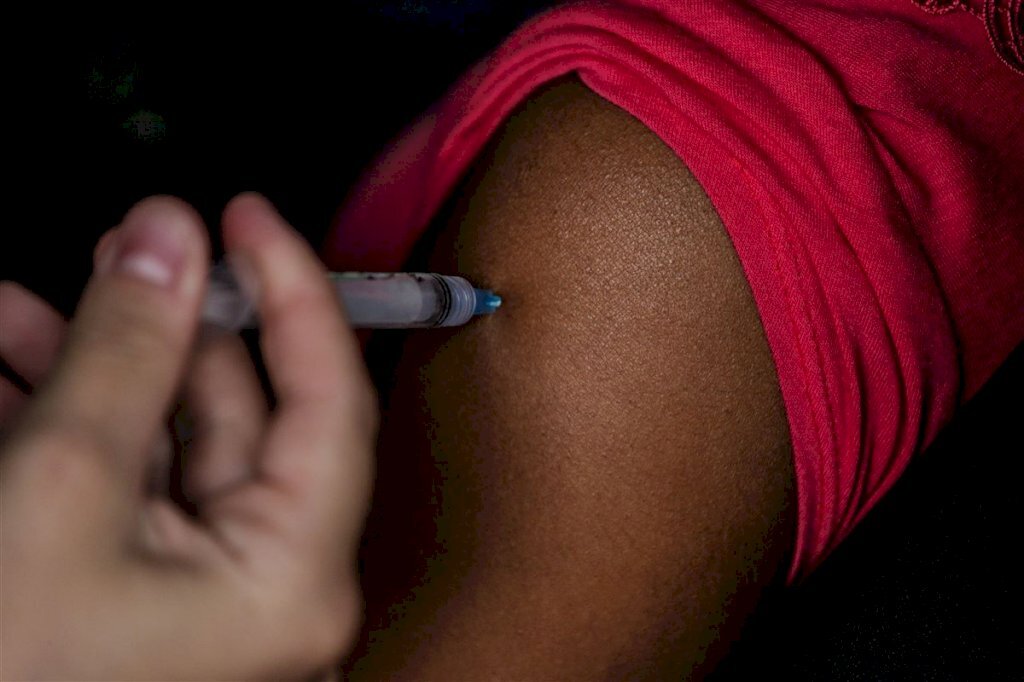 CoronaVac é efetiva contra variante brasileira da covid-19