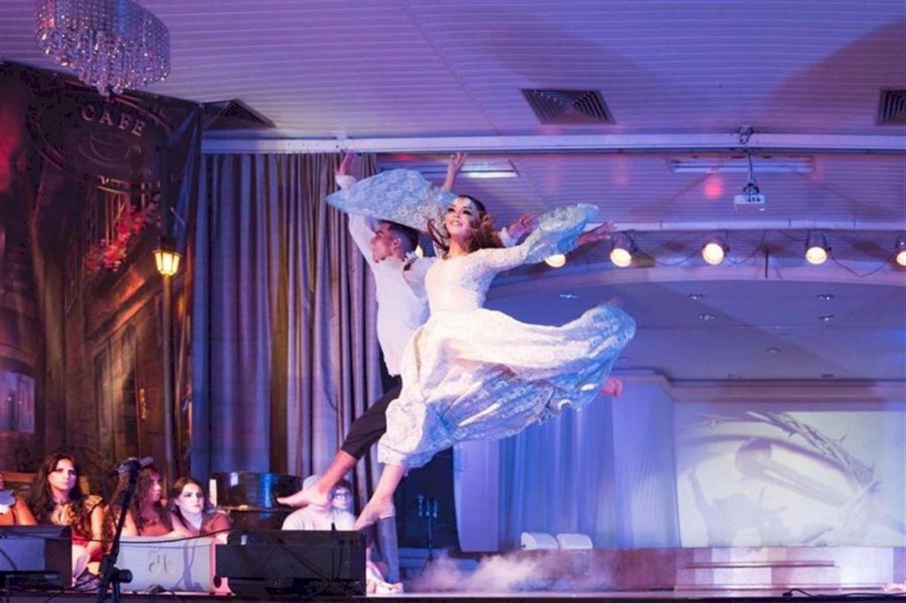 Igrejas usam a tecnologia para levar mensagens neste Natal