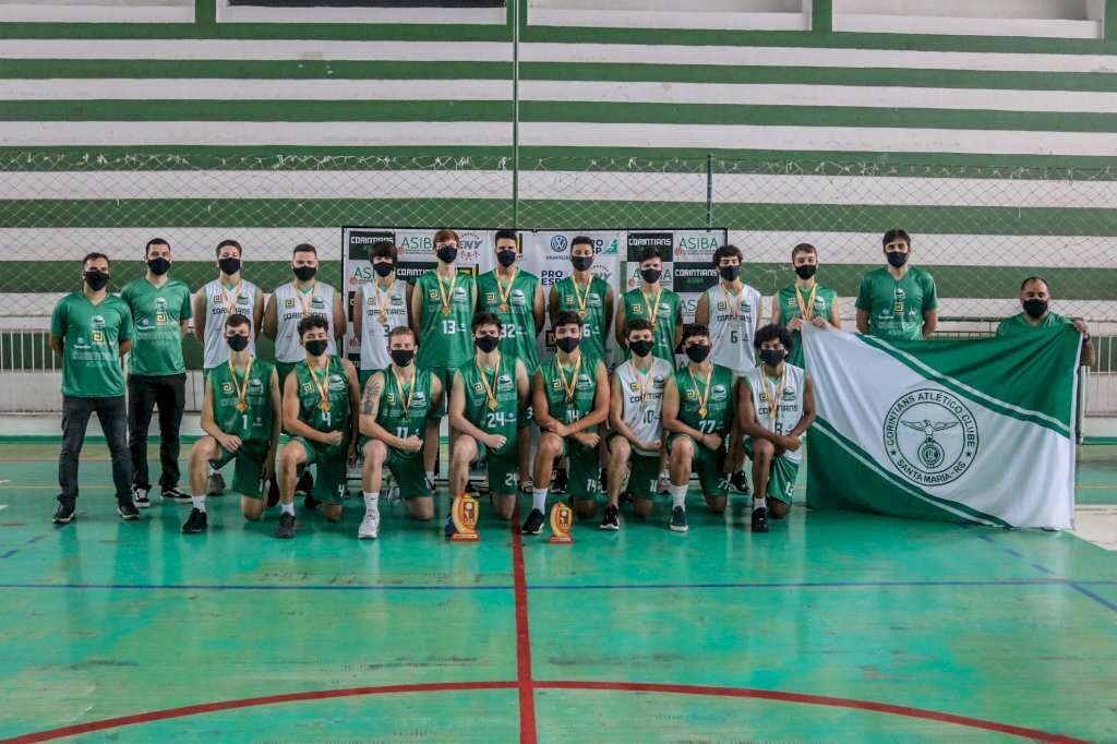 Corintians recebe medalhas de campeão da Copa RS de Basquete