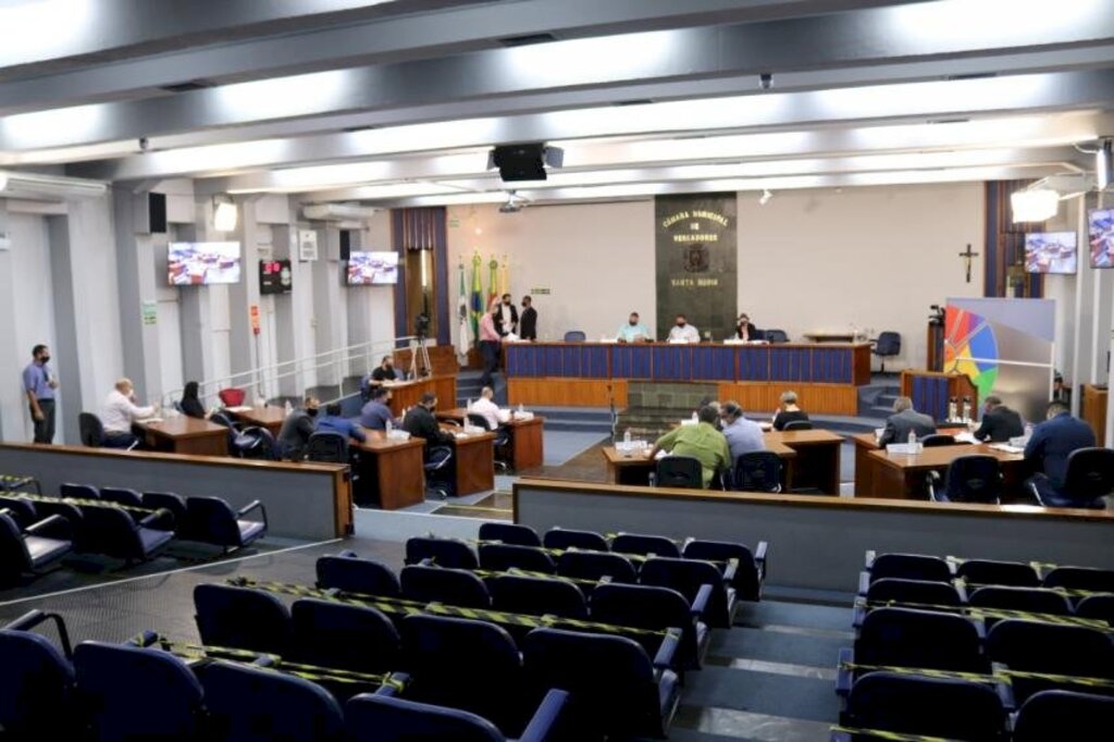 Aprovado projeto de lei que deve reduzir gastos do poder público