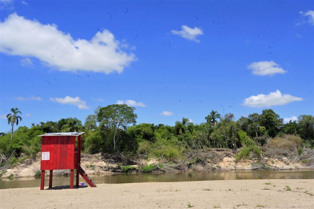 Balneários deverão ter guarda-vidas mesmo com bandeira vermelha