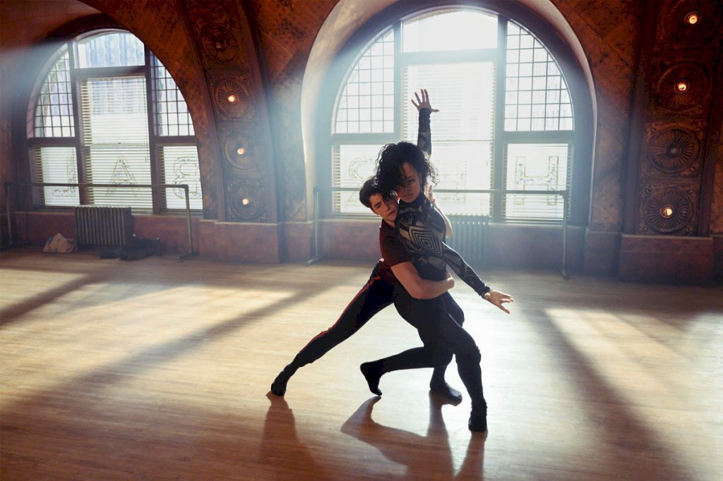 Thriller em academia de balé estreia na Netflix e mais 84 opções de filmes para curtir a segunda