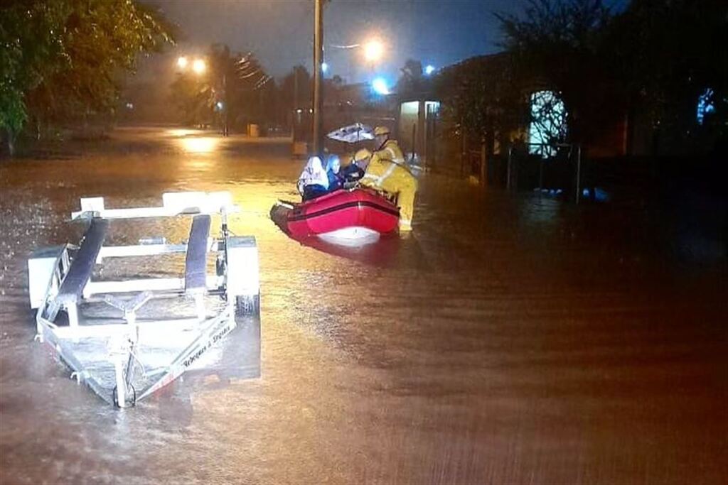 Estado confirma uma morte e cinco desaparecidos após estragos causados por ciclone extratropical