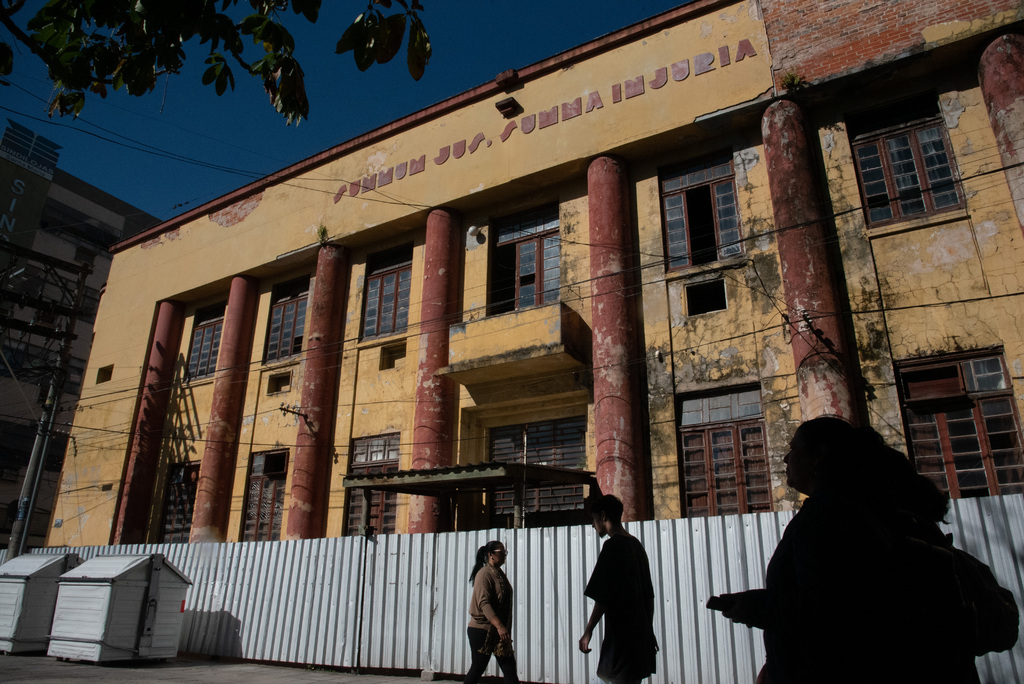 título imagem Prédio da Casa de Cultura passa por limpeza e vistoria da Vigilância em Saúde