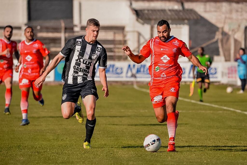 título imagem Jogo do Inter-SM contra o Santa Cruz é adiado para o domingo