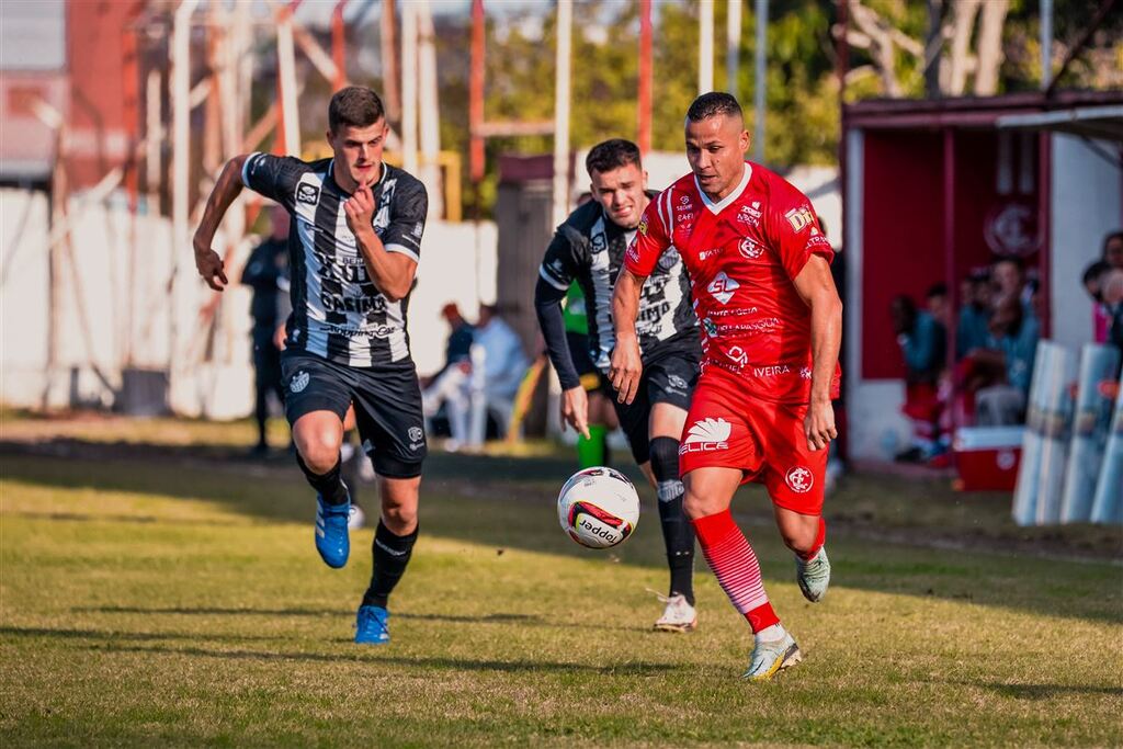 título imagem De virada, Inter-SM perde para o Santa Cruz no Estádio Presidente Vargas