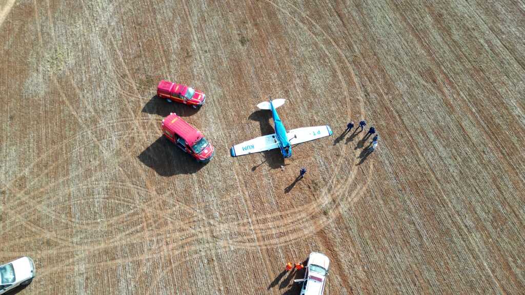 VÍDEO: queda de avião em lavoura da região deixa uma pessoa ferida