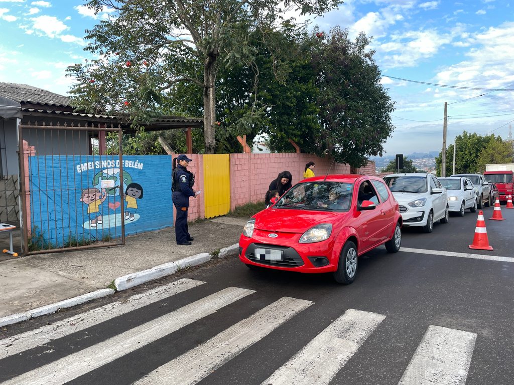 título imagem Alunos e professores da escola Sinos de Belém mobilizam comunidade da zona oeste para combater a dengue
