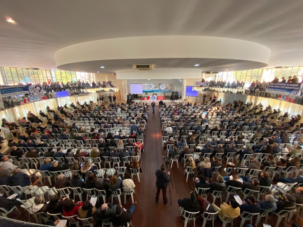 Foto: Sindiágua-RS (Divulgação) - funcionários da Companhia Riograndense de Saneamento se reuniram nesta terça-feira, em Porto Alegre, para analisar proposta de acordo trabalhista