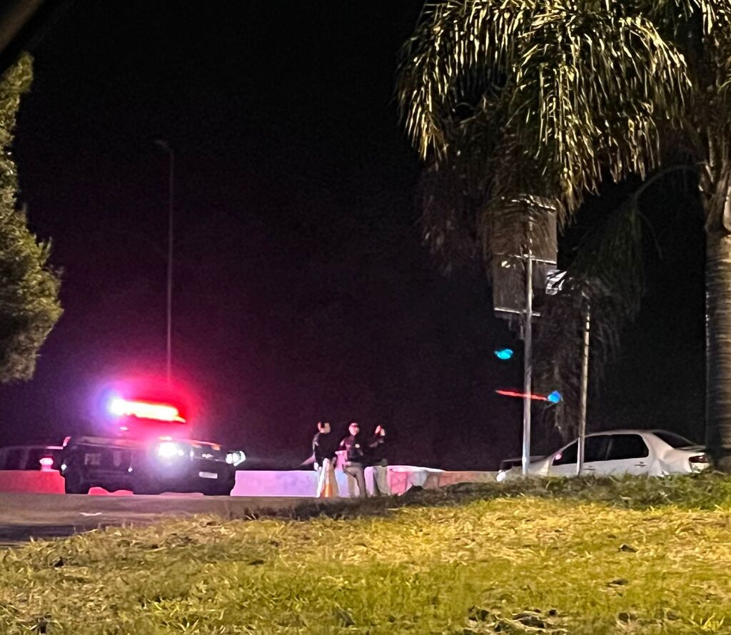 Motorista colide contra mureta em trecho da BR-158