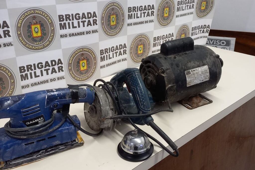 título imagem Jovem é preso após furtar motor e ferramentas