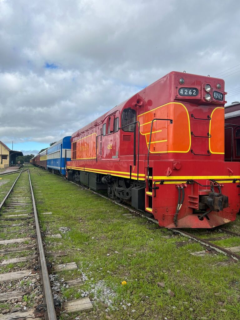 Trem turístico chega a Restinga. Veja fotos internas e a programação dos eios
