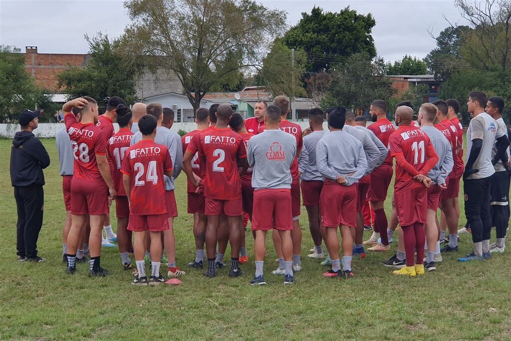 Com novo técnico, Inter-SM enfrenta o Lajeadense neste sábado fora de casa