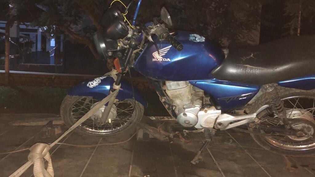 Motociclista é detido após ser flagrado com placa falsa na motocicleta