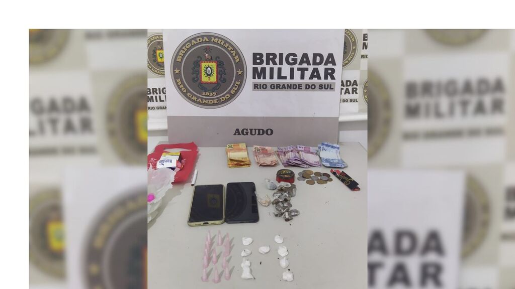 título imagem Dupla é presa com crack, maconha e cocaína em Agudo