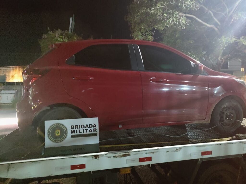 Ao ser flagrado com carro roubado, suspeito diz que comprou veículo por R$ 10 mil, mas acaba preso