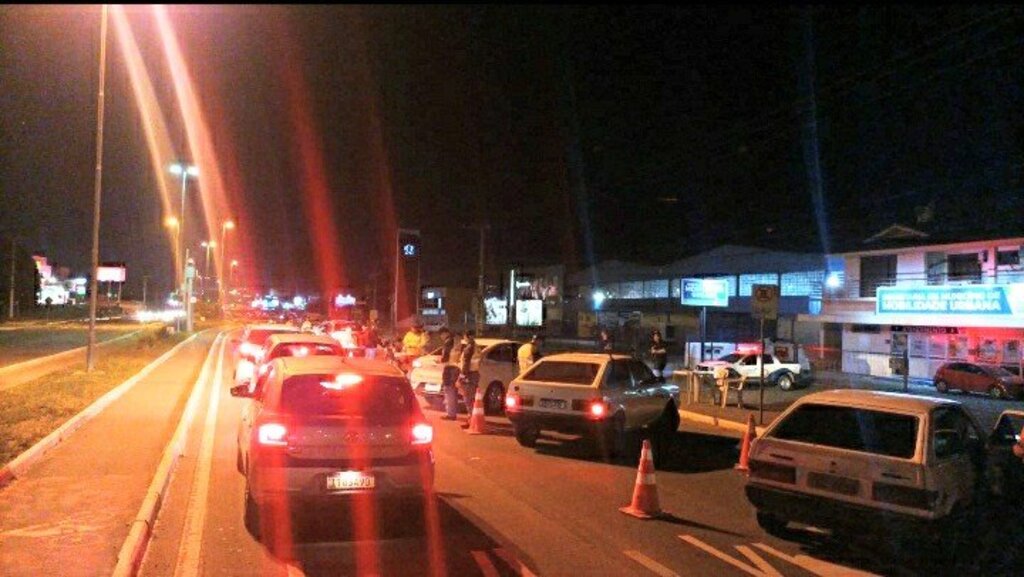 título imagem Mais de 120 veículos foram fiscalizados pela Operação Balada Segura no domingo