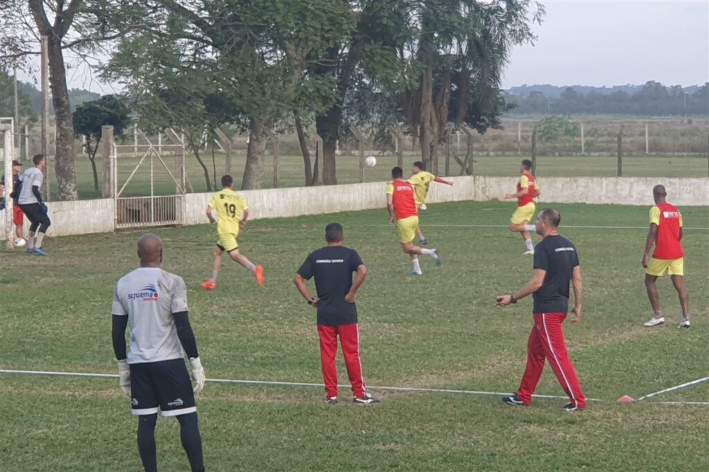 Inter-SM treina para dois jogos consecutivos em casa