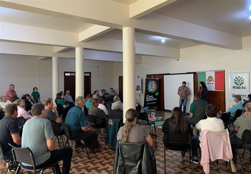 título imagem Em comemoração aos 60 anos da entidade, integrantes da Fetag realizam encontro em Santa Maria