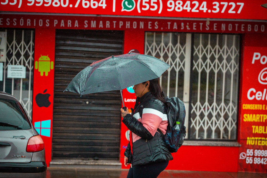 Quarta-feira será de queda nas temperaturas e retorno da chuva; confira a previsão do tempo