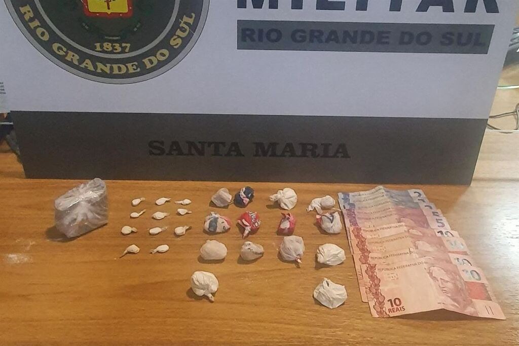 Jovem é preso com drogas e munições no Bairro Pinheiro Machado em Santa Maria